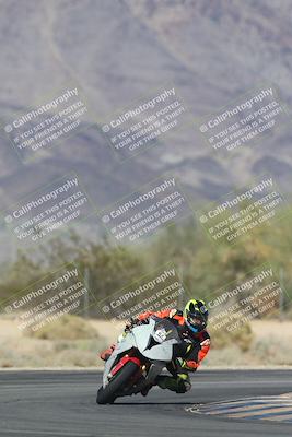 media/Oct-30-2025-Racers Edge (Thu) [[dabbdaf680]]/3-B Group/Session 5 (Turn 6)/